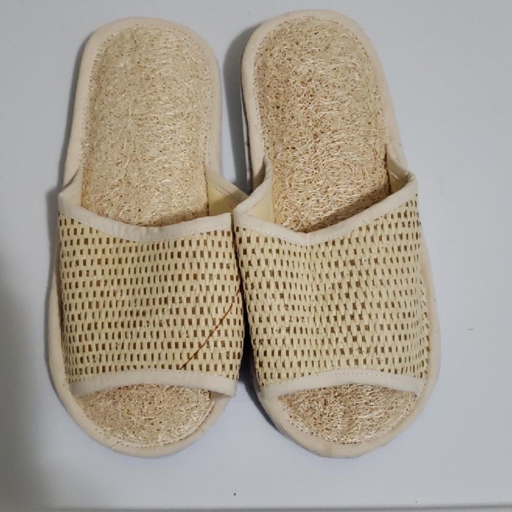 100% Natural Loofah Beige Woven Slippers